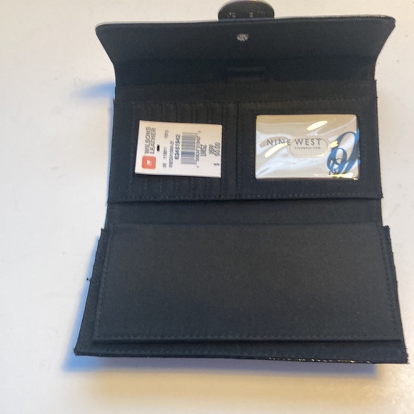 New Nine West Black Wallet - Picture 2 of 8
